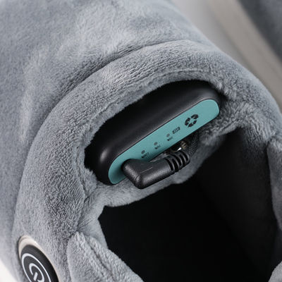 Szary elektryczny podgrzewacz do stóp USB 110V z regulacją temperatury, pozwalający na dostosowanie ciepła dla maksymalnego komfortu podczas